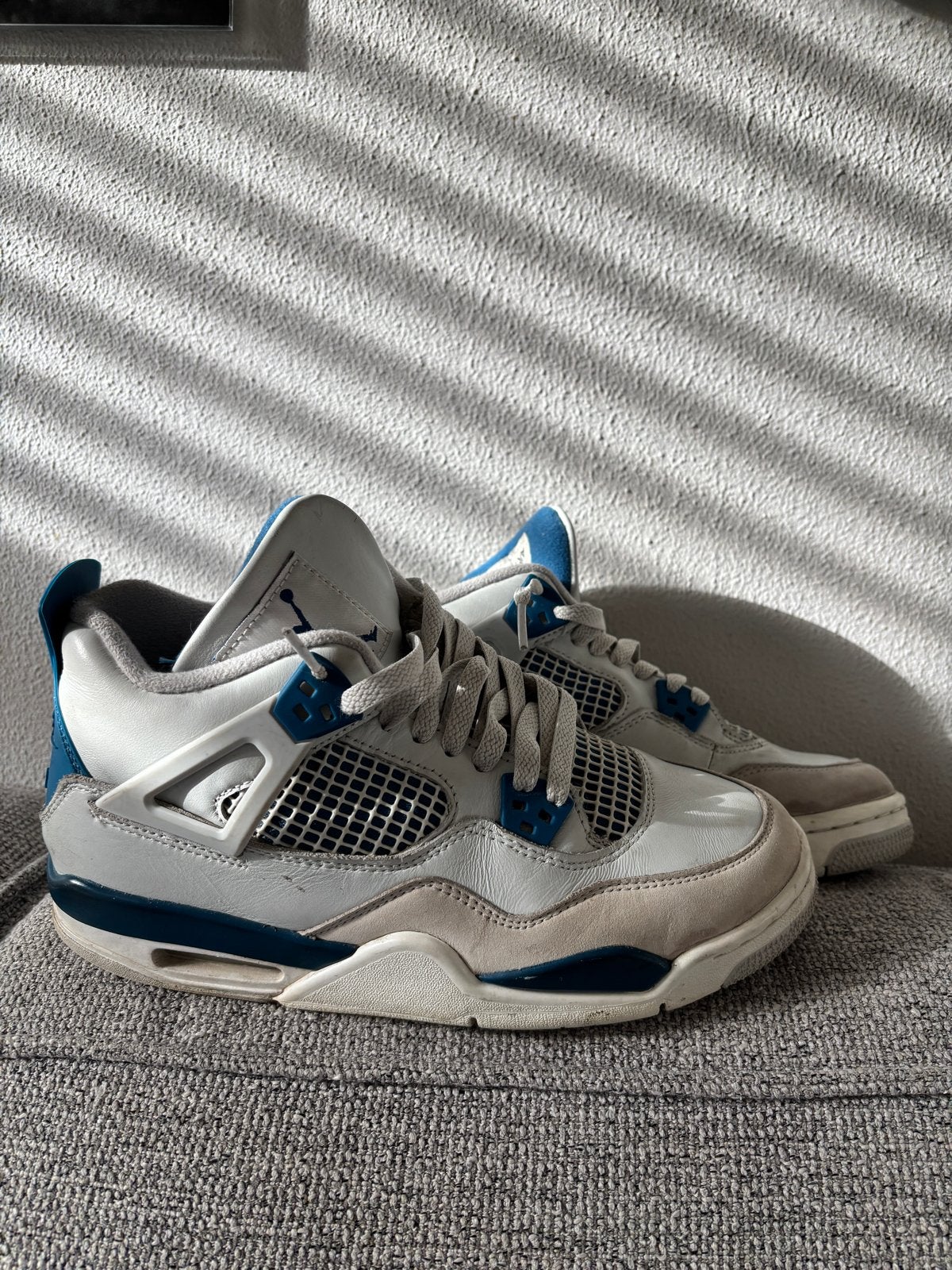 Air Jordan 4 Retro Military Blue (2024) - Maat 40, Kleding | Heren, Schoenen, Ophalen of Verzenden, Gedragen, Wit, Sneakers of Gympen