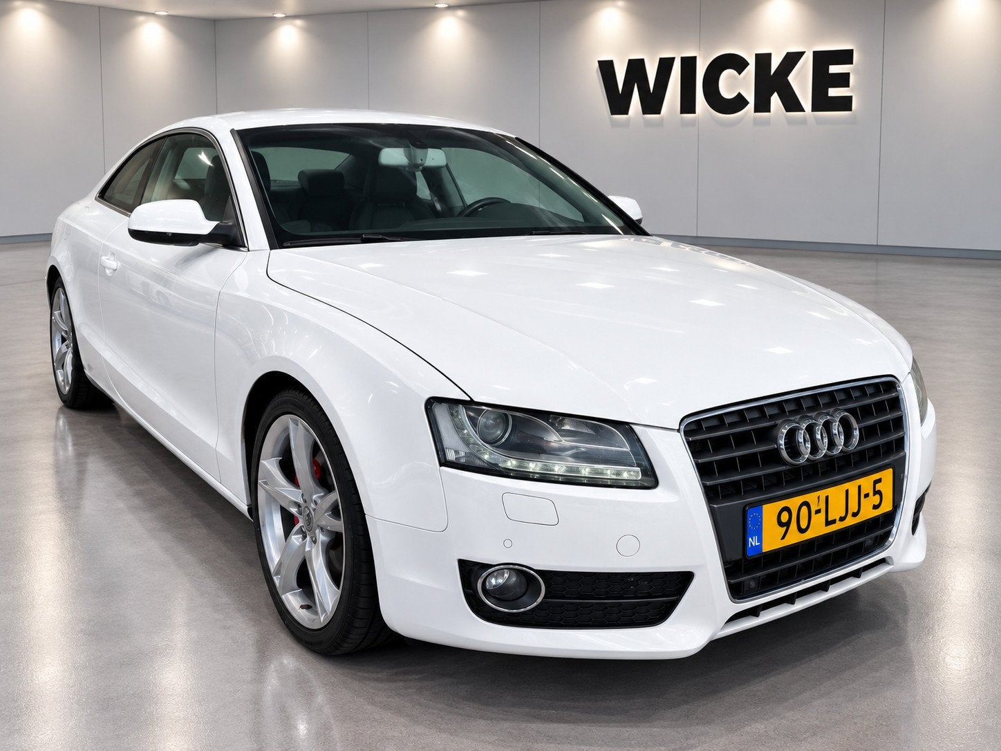 Audi A5 Coupé 2.0 TFSI Pro Line 180 PK Automaat Xenon Navig, Auto's, Euro 5, Stof, Gebruikt, Zwart