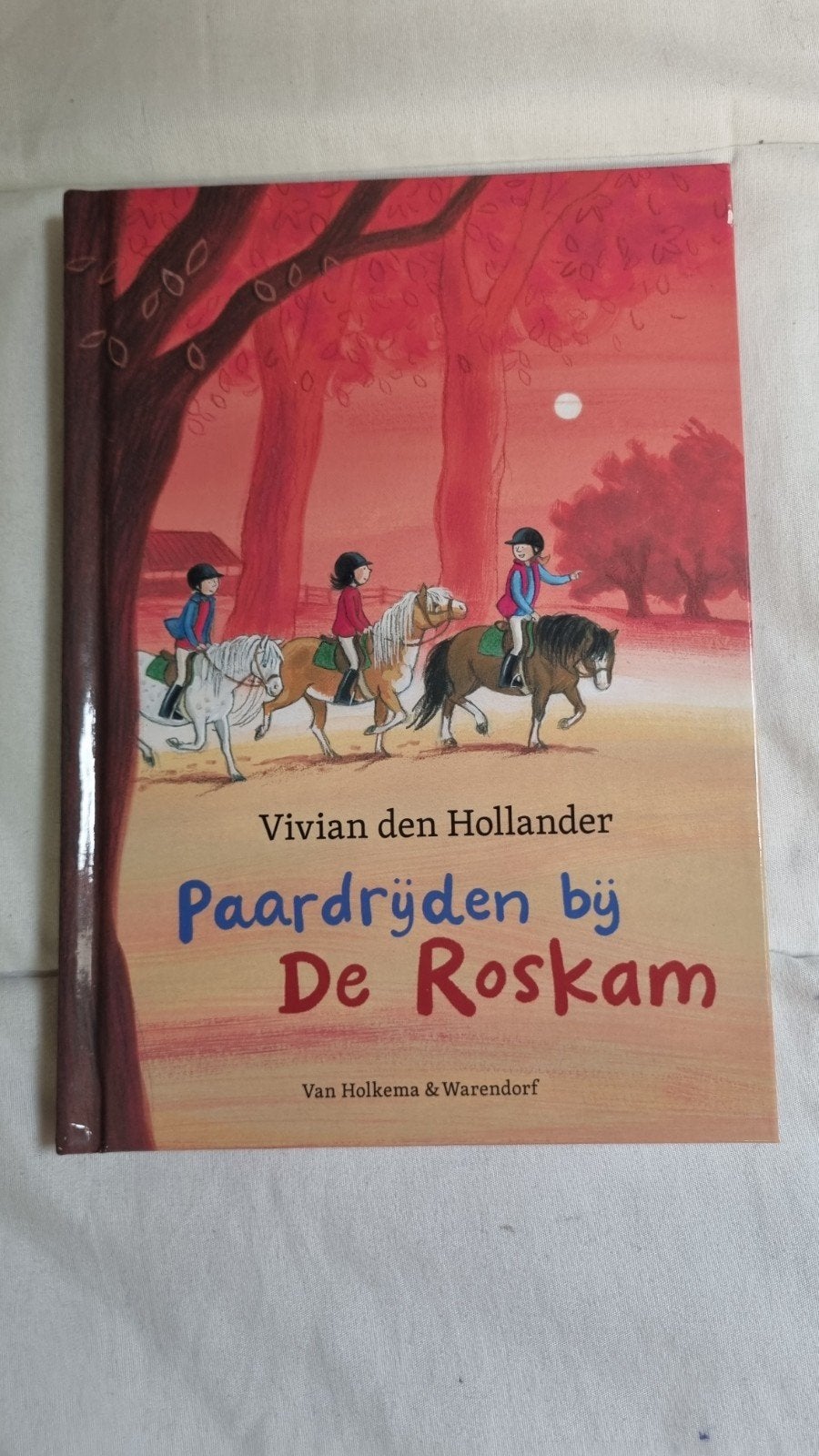 Vivian den Hollander - Paardrijden bij de Roskam, Fictie algemeen, Vivian den Hollander, Ophalen of Verzenden, Zo goed als nieuw