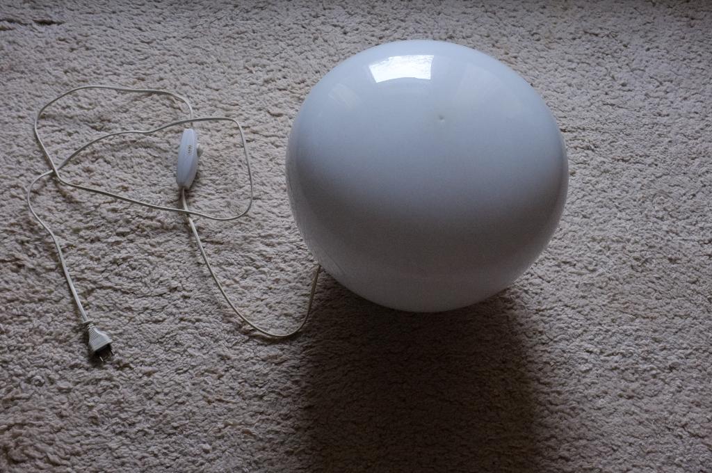 Vloerlamp Jonisk Ikea ~ Carl Öjerstam, Huis en Inrichting, Lampen | Vloerlampen, Gebruikt, Ophalen of Verzenden, Glas, Minder dan 100 cm