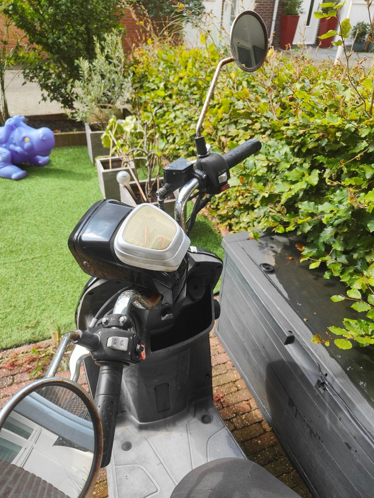 SYM Scooter Zwart - Gebruikt, Goede Staat. Bouwjaar 2010. t, Ophalen, Gebruikt, Overige modellen, Maximaal 45 km/u