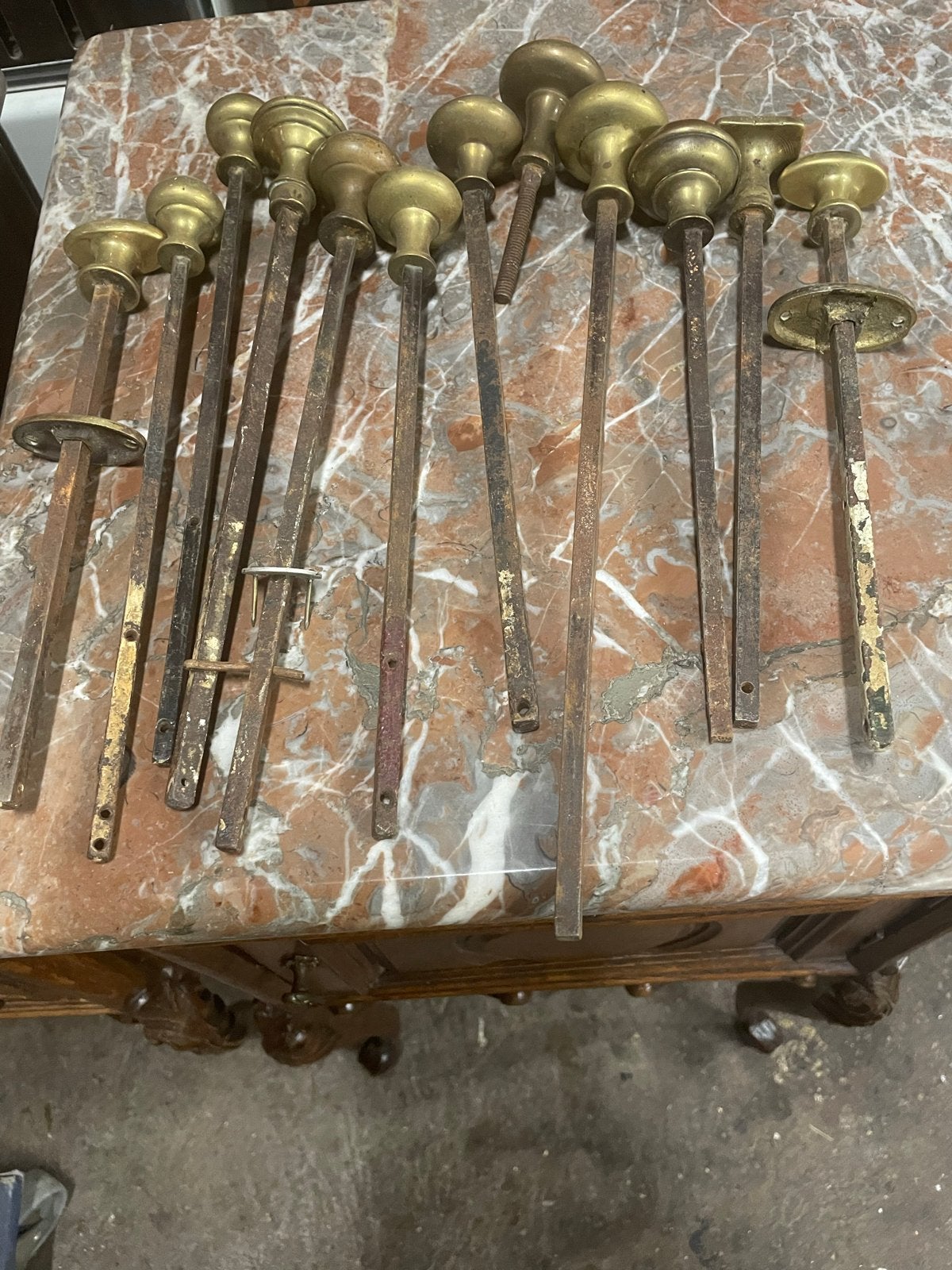 Set van 12 antieke messing deurknoppen in met staven, Ophalen of Verzenden