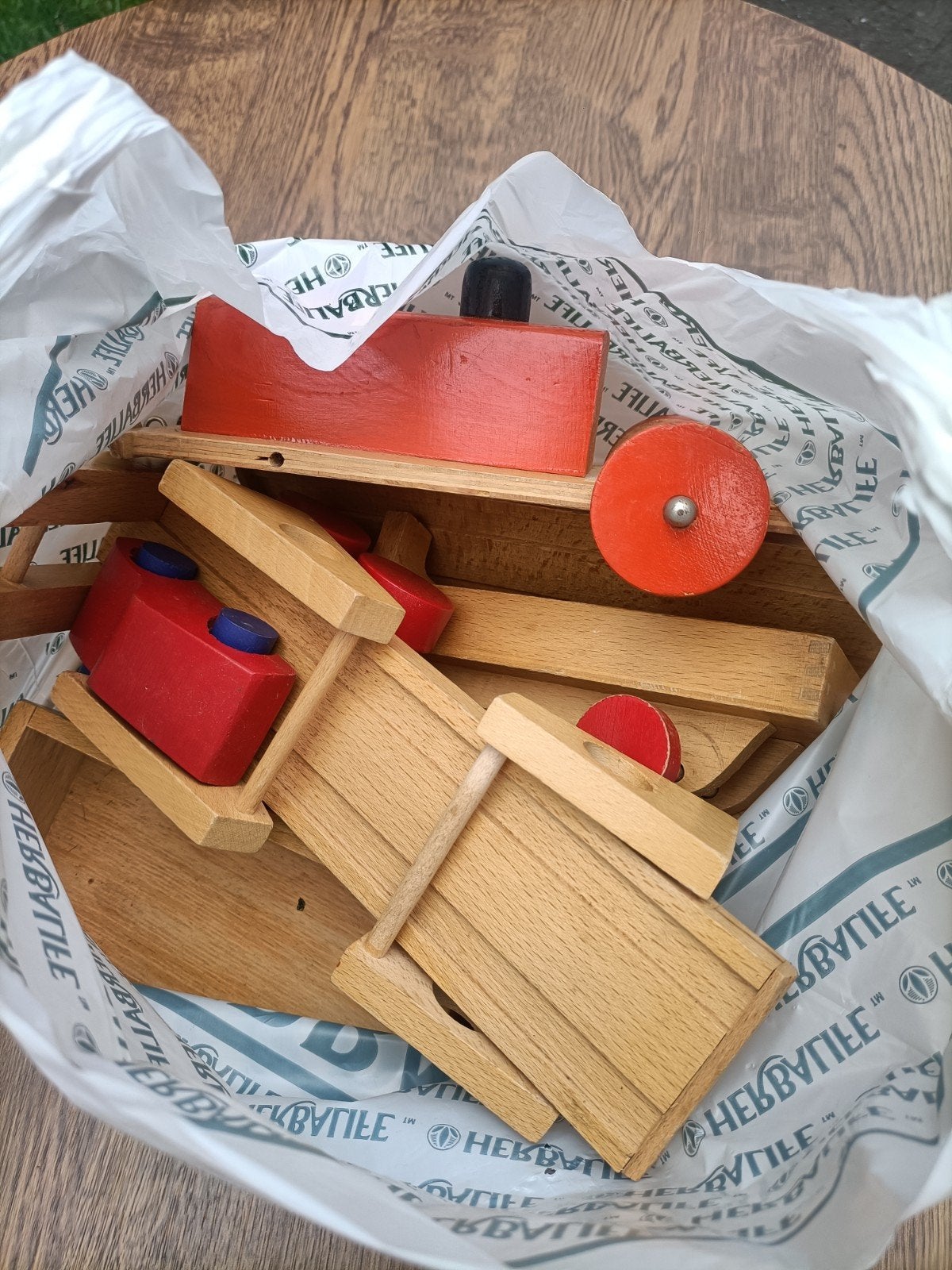 Houten speelgoed vrachtwagen met oplegger en toebehoren, Kinderen en Baby's, Speelgoed | Houten speelgoed, Ophalen of Verzenden
