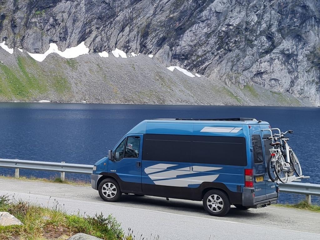 Peugeot Boxer 2.5td nw APK zonnepaneel accu 230V trekhaak, Buscamper of Camperbus, Tot en met 2, Koelkast, Particulier