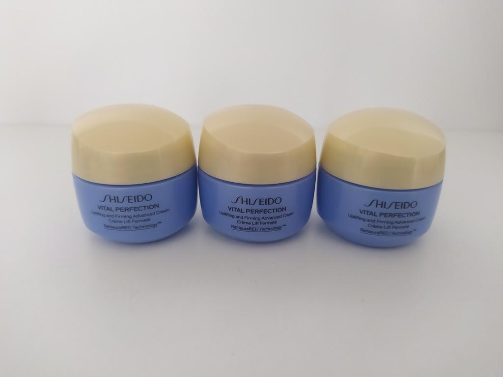 Nieuw Shiseido Vital Perfection Uplifting Creme 15 ml, Sieraden, Tassen en Uiterlijk, Uiterlijk | Gezichtsverzorging, Ophalen of Verzenden