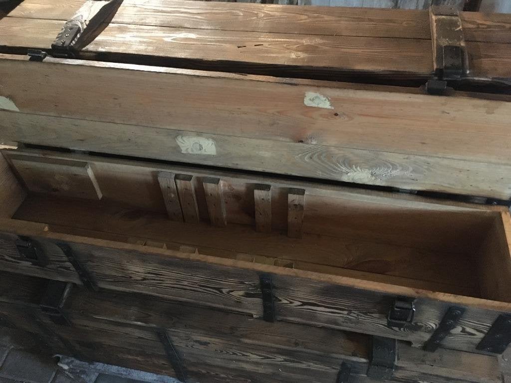 Foto 6 van Hele gave gebrande en geborstelde houten legerkisten