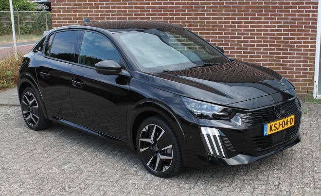 PEUGEOT e-208 EV 62kWh GT Stoelmassage l Stoelverwarming l A, Gebruikt, Alcantara, 84 pk, 315 min