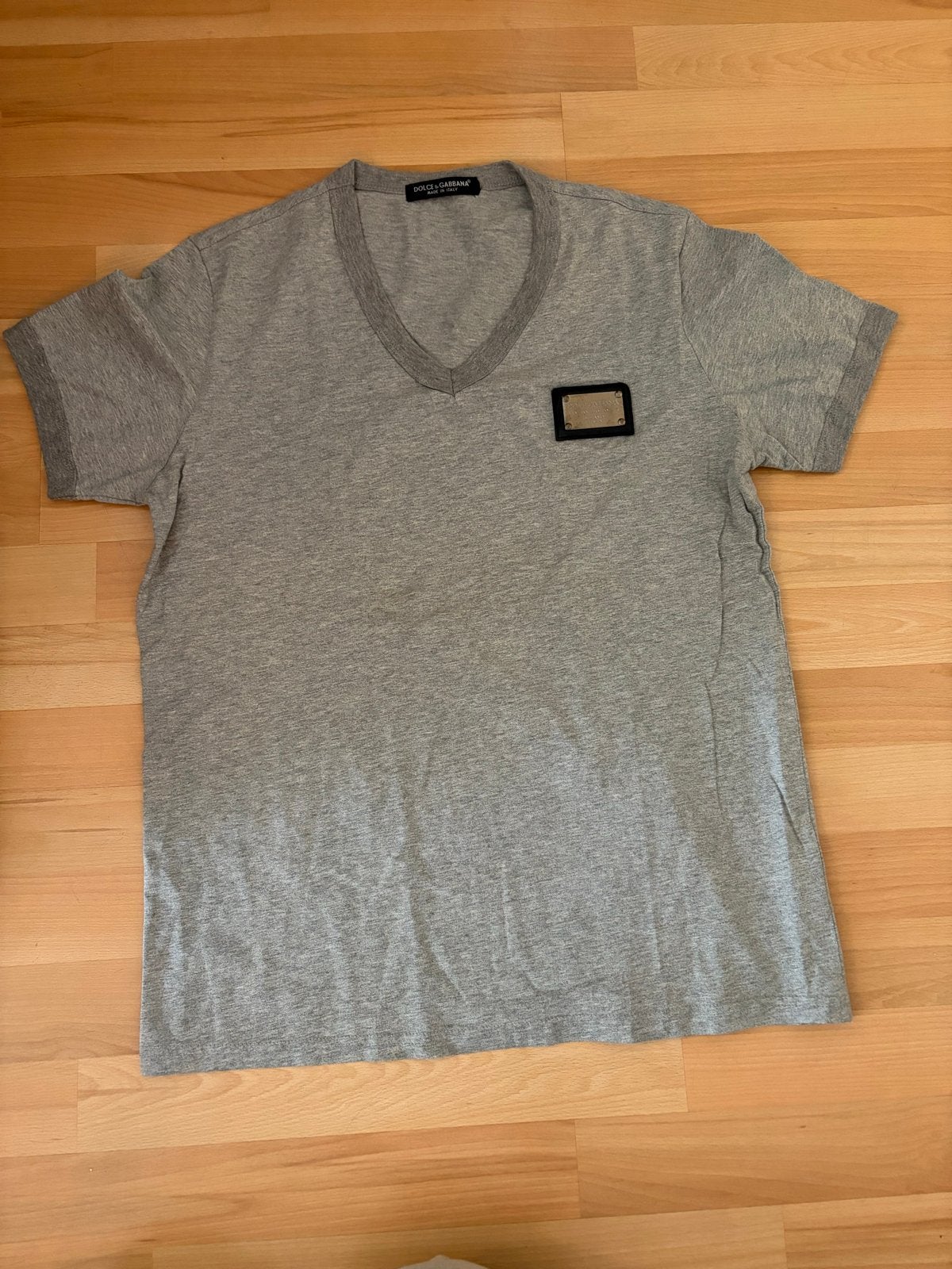 Dolce & Gabbana T-shirt - Grijs V-hals, Ophalen of Verzenden, Gedragen, Maat 48/50 (M), Grijs