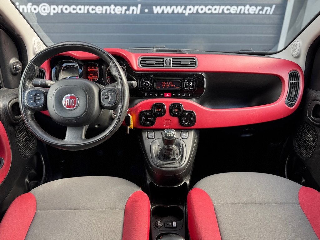 Fiat Panda 0.9 TwinAir Lounge CLIMATE|CRUISE|EL.RAMEN|NAP|LM, Voorwielaandrijving, Euro 5, Panda, Zwart