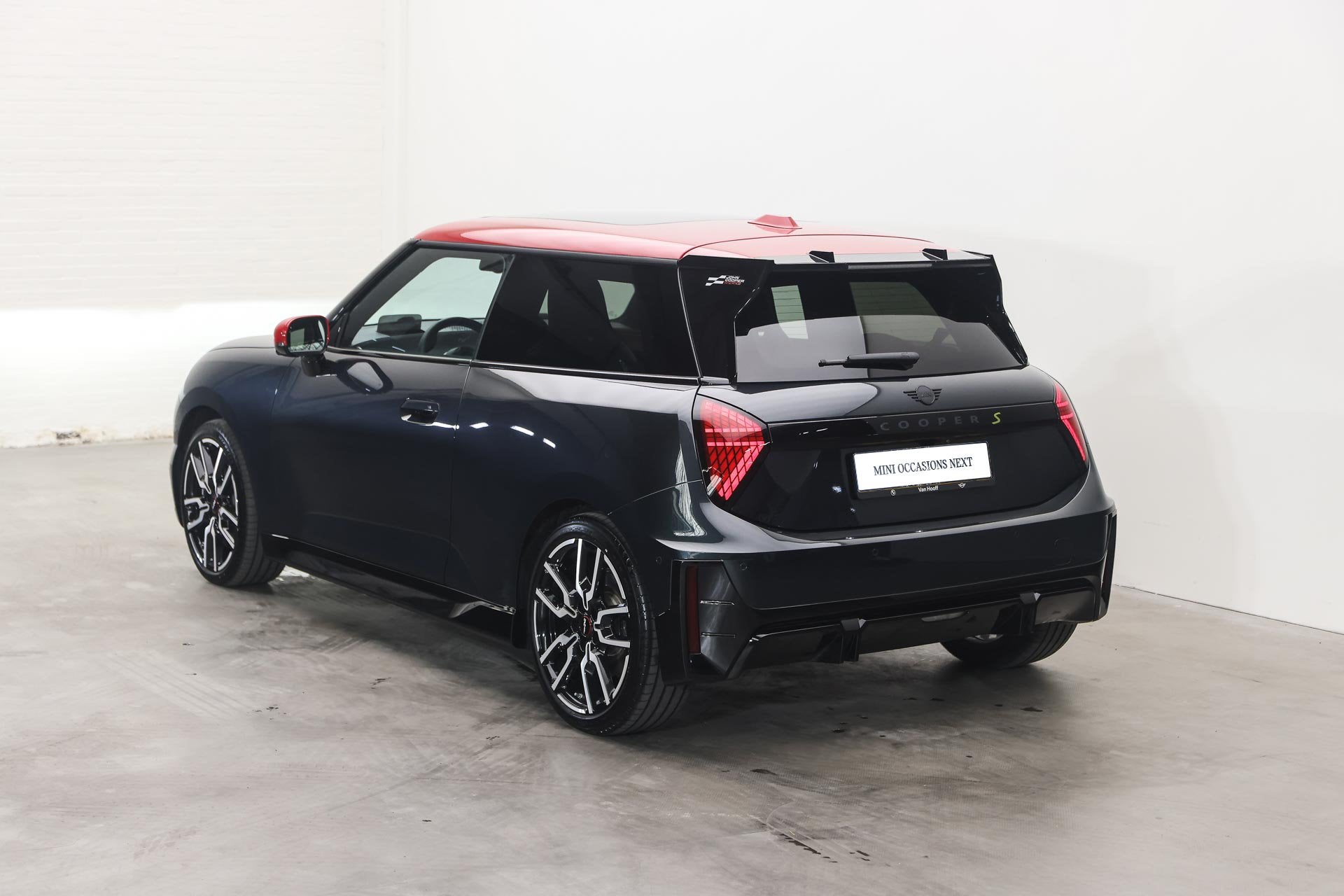 MINI Hatchback Cooper SE / John Cooper Works / Pakket XL / J, Auto's, Dealer onderhouden, Gebruikt, Zwart, Met garantie (alle)