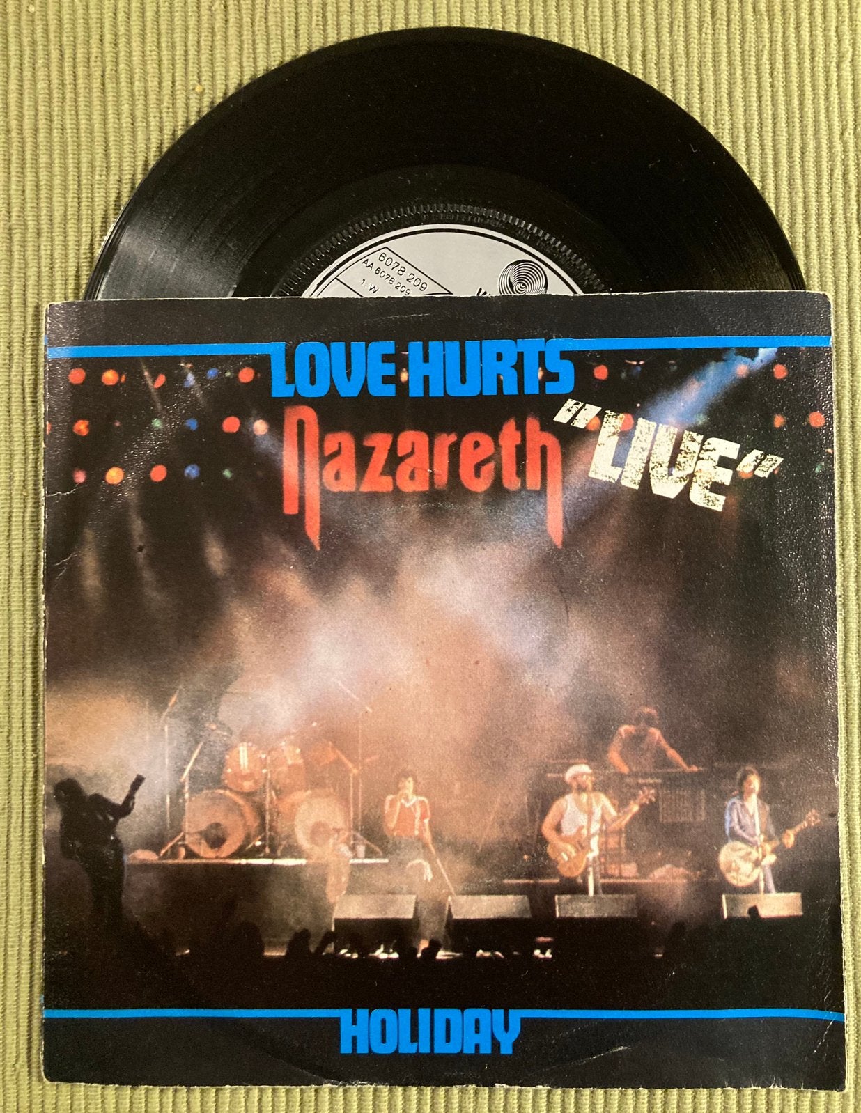 Vinyl single Nazareth - Love Hurts // Holiday, Gebruikt, 7 inch, Ophalen of Verzenden, Pop