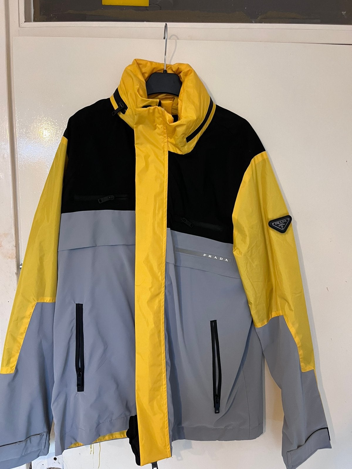Prada jas, Ophalen, Zo goed als nieuw, Jack