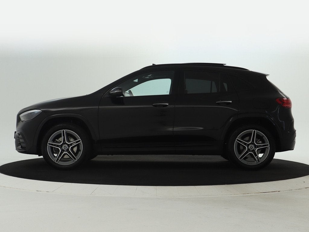 Mercedes-Benz GLA 250 e AMG Plug-In Hybride AMG Line | Panor, Auto's, Mercedes-Benz, 12 maanden, Euro 6, 15 kWh, Zwart