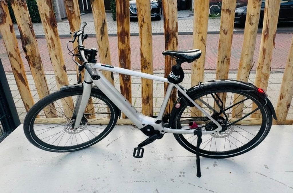 Elektrische Cube fiets, Fietsen en Brommers, Ophalen, Zo goed als nieuw, 30 tot 50 km per accu, Cube