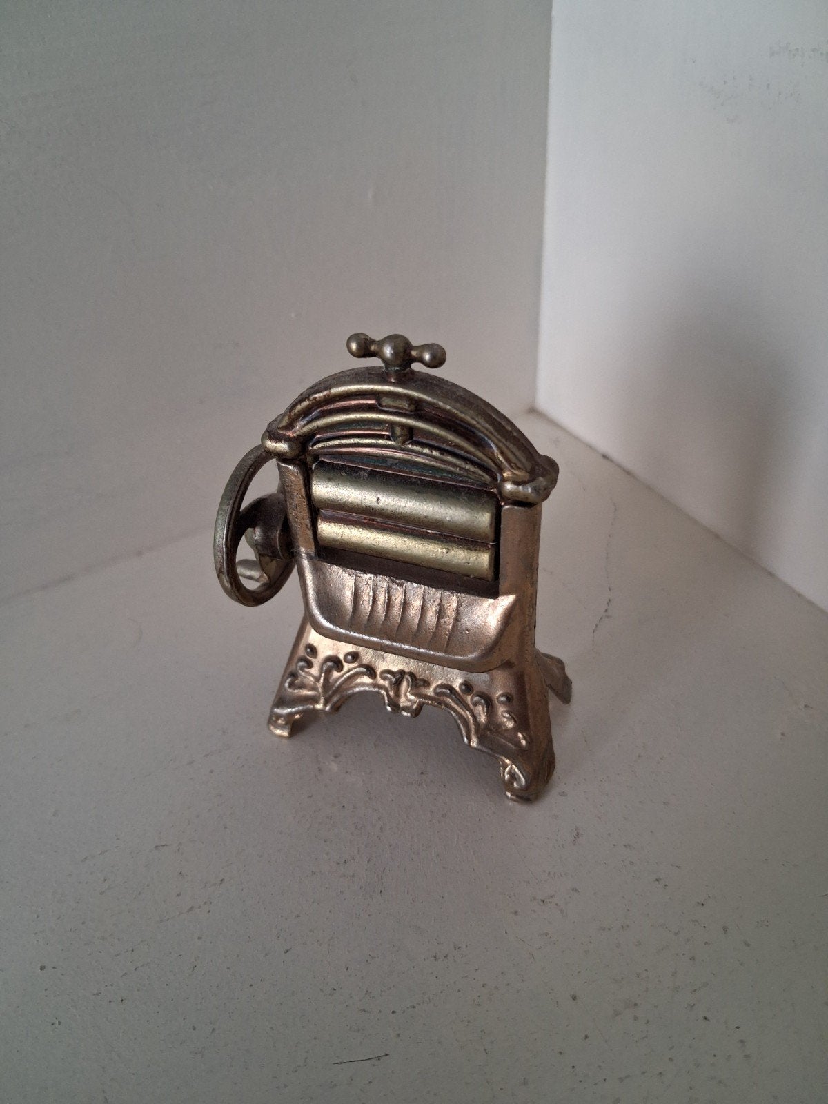 Antieke Messing Miniatuur Wringer (1930) - Metal Products, Antiek en Kunst, Ophalen of Verzenden