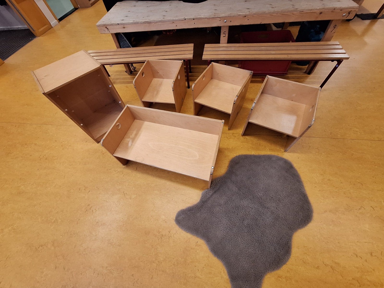 School spullen, Ophalen, Poppenhuis