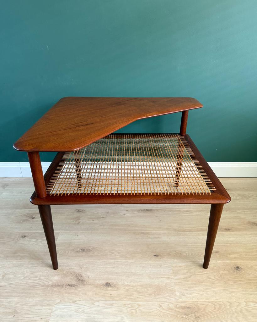 Vintage hoektafel | Teak en riet | Deens, Ophalen, 50 tot 100 cm, Teakhout, Zo goed als nieuw