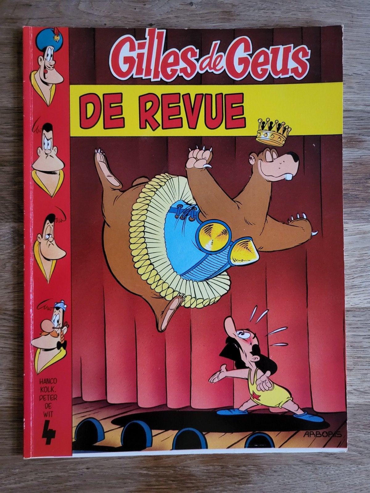 Gilles de Geus 4 - De Revue (1997), Eén stripboek, Ophalen of Verzenden, Gelezen, Hanco Kolk, Peter de Wit