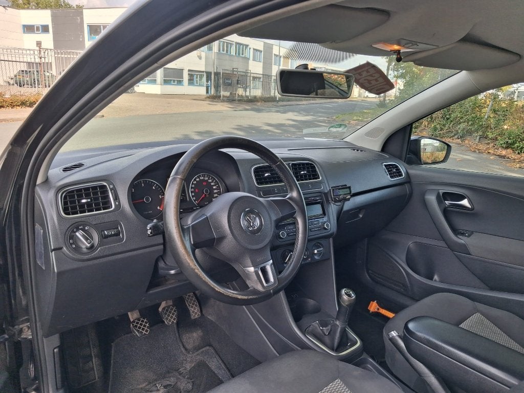 Foto 21 van Volkswagen Polo 1.2 TDI 75PK 5D Bluemotion 2010 Zwart