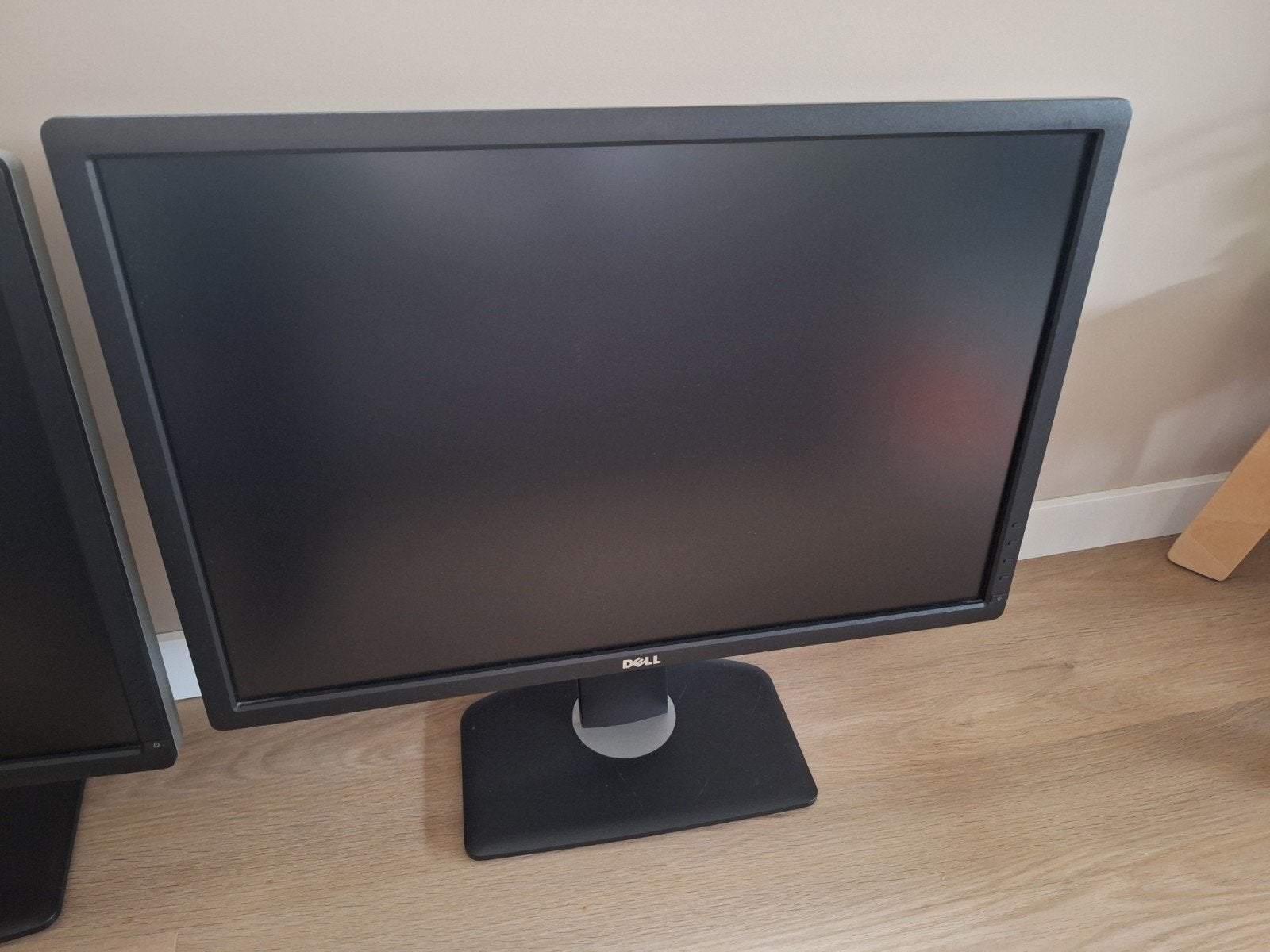 2x Dell U2412Mb Monitor -incl monitorarm -- 24 inch full hd, Computers en Software, Ophalen, Gebruikt, IPS, In hoogte verstelbaar