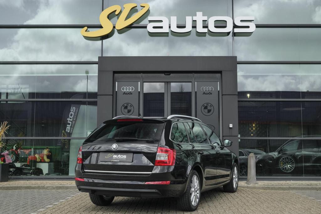Skoda Octavia Combi 1.6 TDI 105pk DSG Navigatie DAB Xenon /, Bi-Xenon koplampen, Gebruikt, 4 cilinders, Leder en Stof