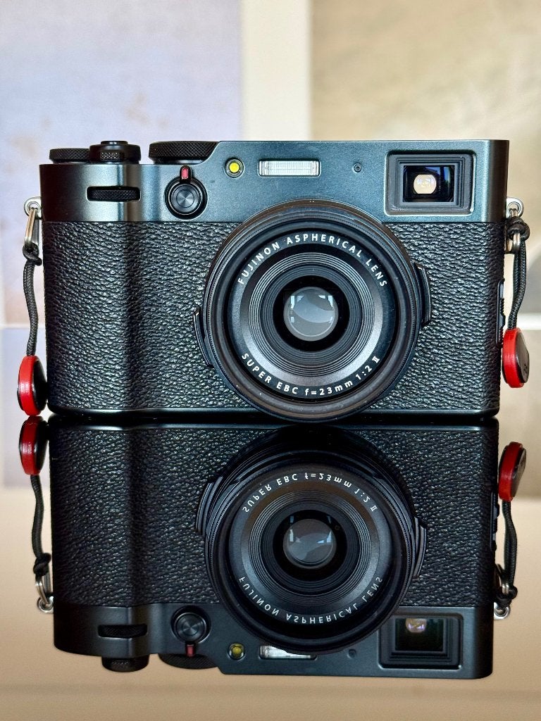 Te koop Fuji X100V, Ophalen, Bluetooth, Zo goed als nieuw, Fujifilm
