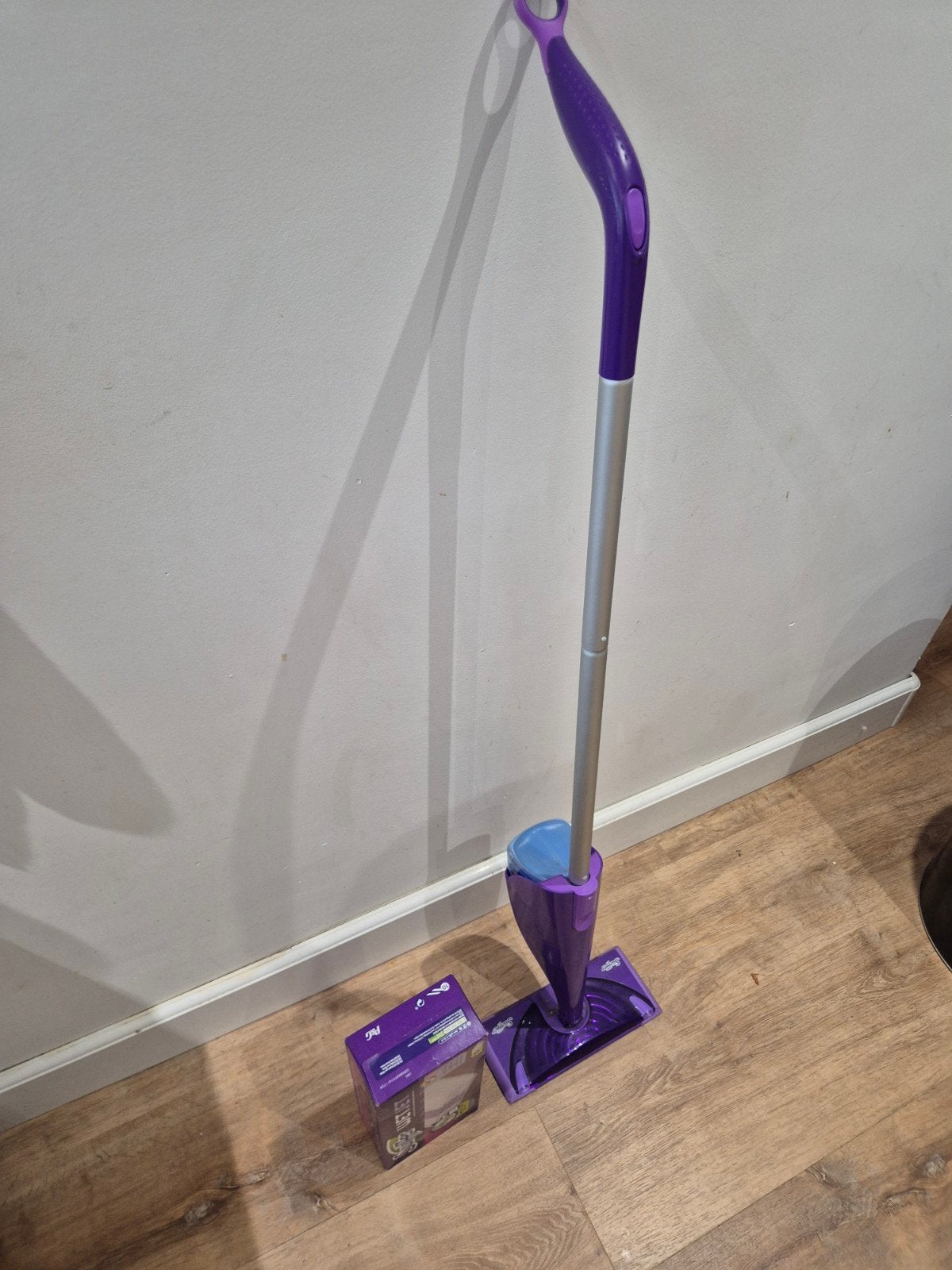 Swiffer WetJet dweilsysteem met 8 reinigingsdoekjes, Huis en Inrichting, Ophalen, Gebruikt