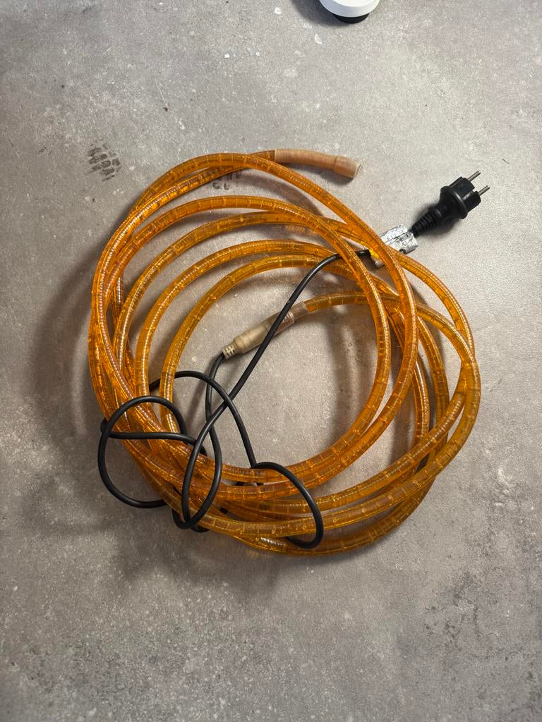 Oranje lichtslang voor buiten - 6 meter, Tuin en Terras, Buitenverlichting, Gebruikt, Overige typen, Kunststof, Netvoeding, Waterbestendig