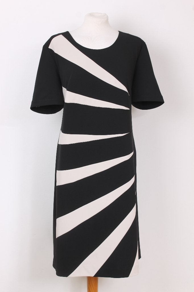 Jurk van GERRY WEBER maat 46, Zwart, Maat 46/48 (XL) of groter, Ophalen of Verzenden, Zo goed als nieuw