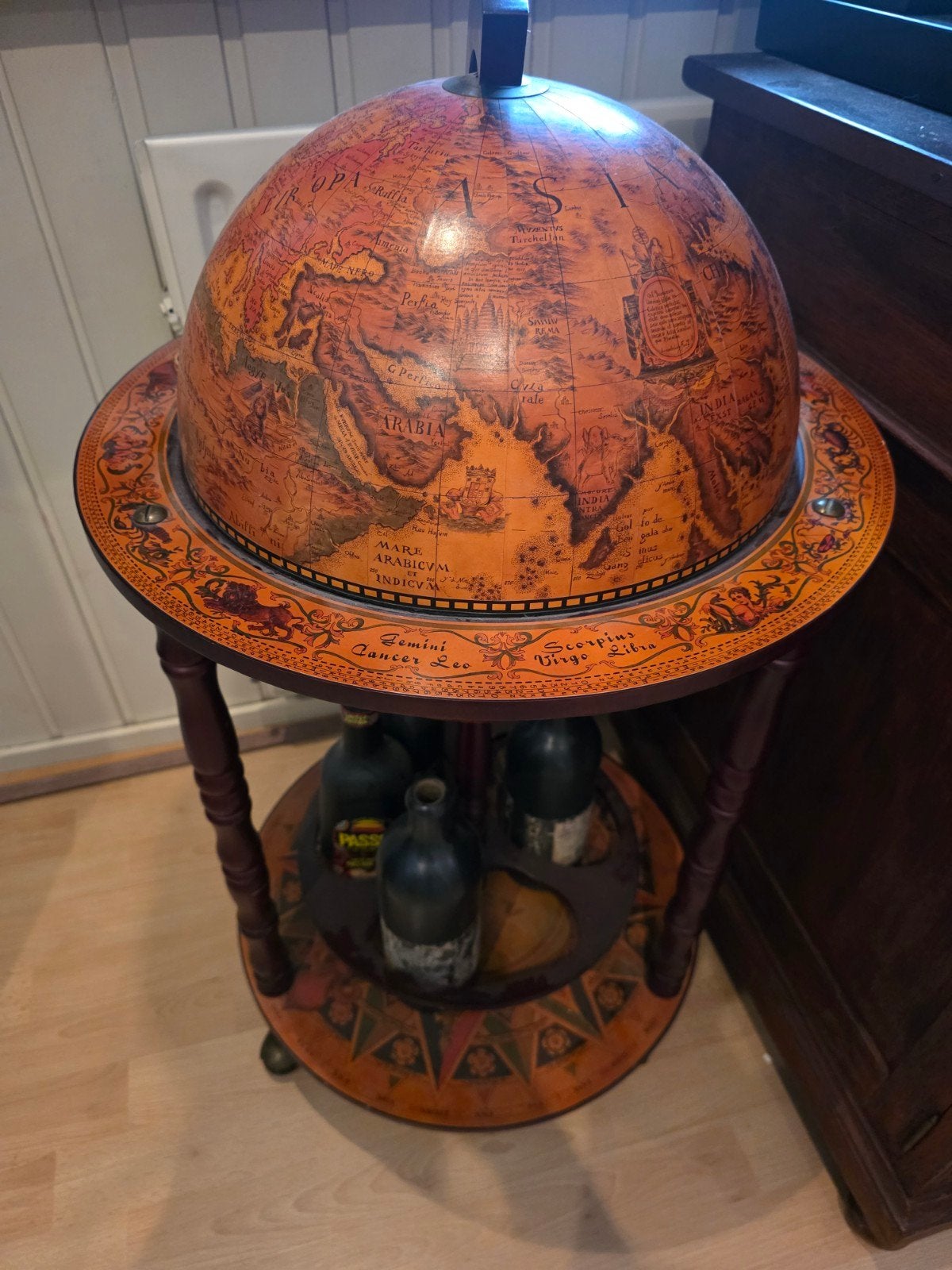 VERKOCHT! Drank Kar Wereldbol, Ophalen, Gebruikt, Bruin, Vintage