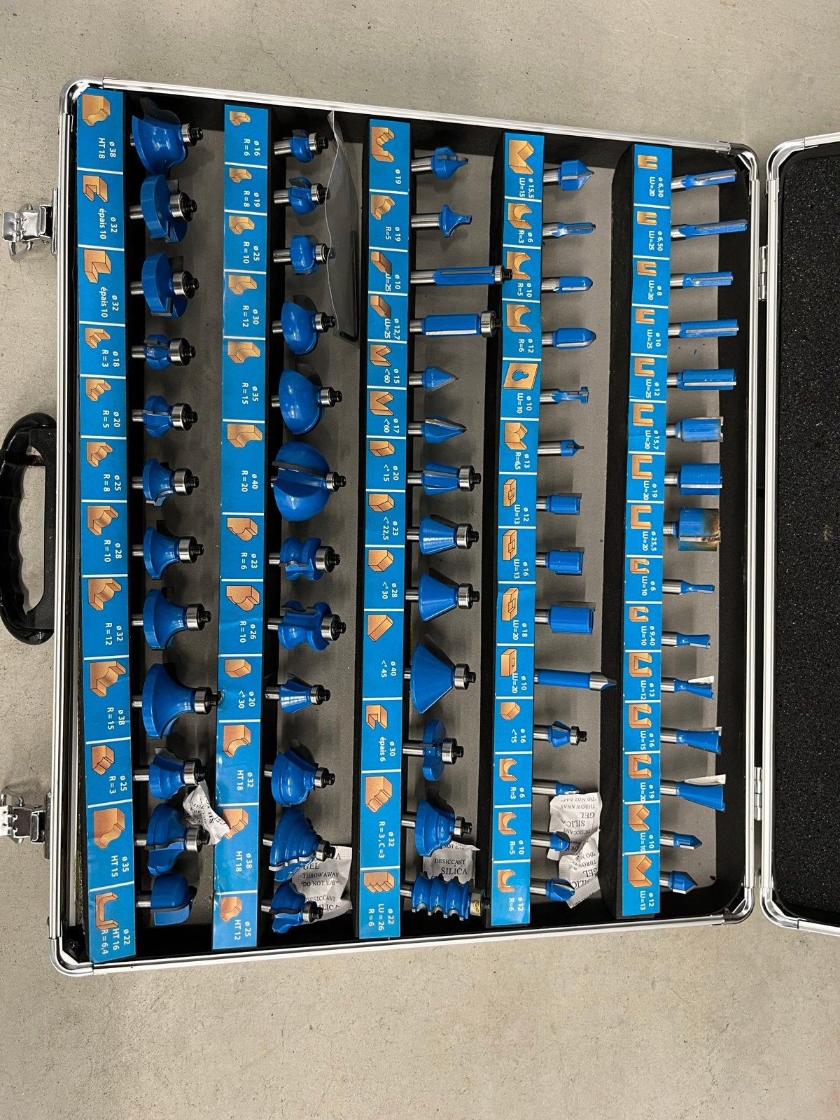 HBM 66-delige Houtfrees set in aluminium koffer, Ophalen of Verzenden, Zo goed als nieuw