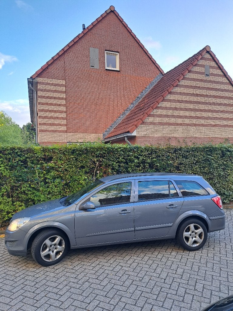 Opel Astra 2007 | 4 Nieuwe Banden | Airco | Nette Auto, Auto's, Opel, Voorwielaandrijving, 657 kg, 4 cilinders, Origineel Nederlands