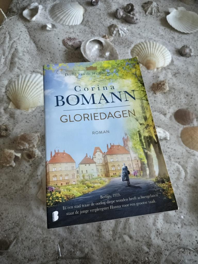 Corina Bomann - Gloriedagen, Gelezen, Ophalen of Verzenden, Corina Bomann