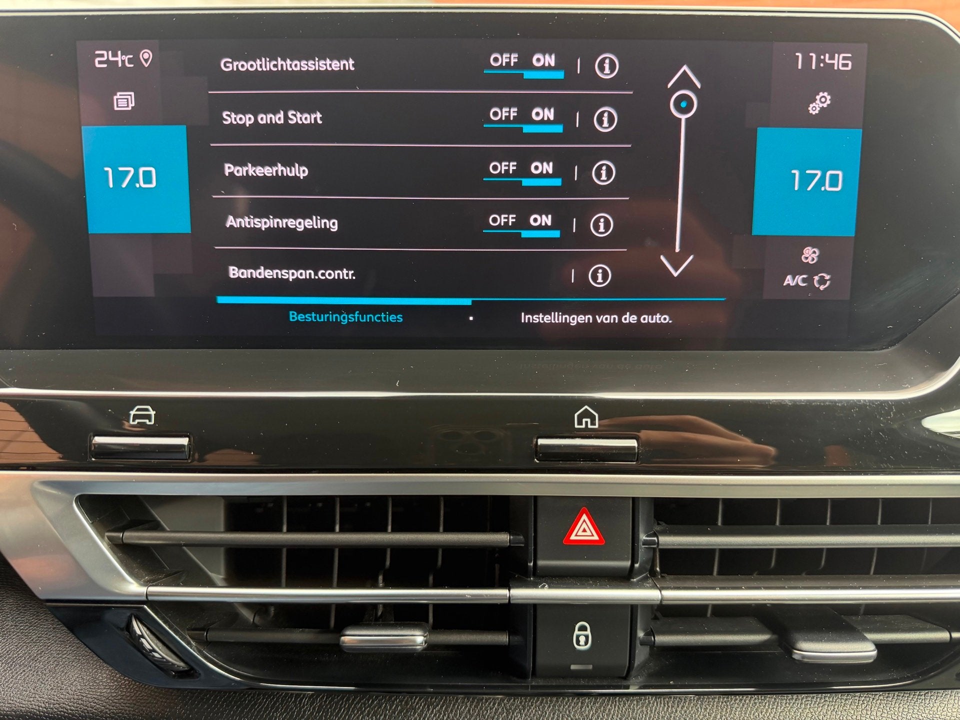 Foto 24 van Citroen C4 1.2 Puretech Shine wit 2021 TREKHAAK|LED|NAVI|NAP