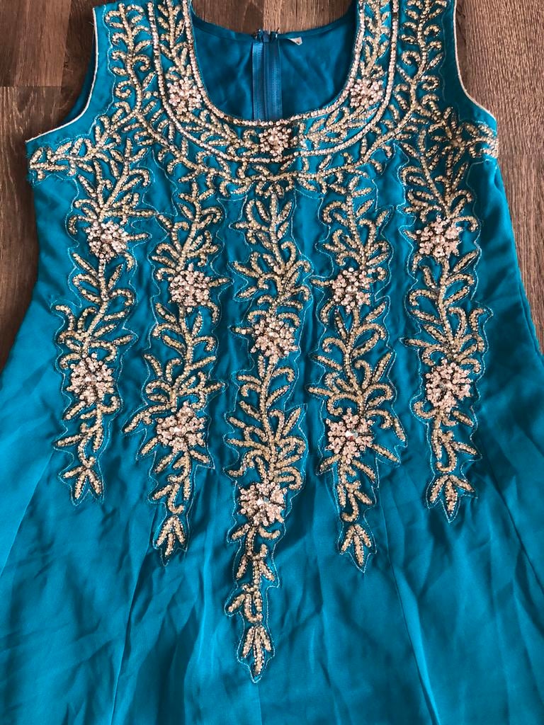 Prachtige Bollywood Anarkali Jurk - Turquoise met Borduurwer, Ophalen of Verzenden, Zo goed als nieuw, Maat 38/40 (M), Blauw