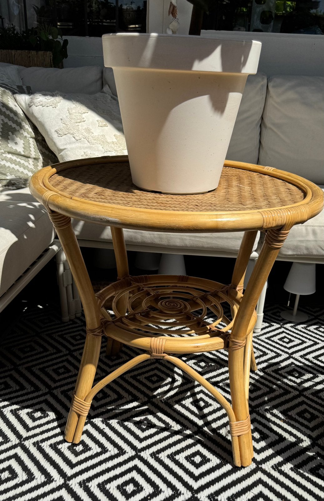 Rotan tafeltje vintage, Ophalen, Zo goed als nieuw, Rond