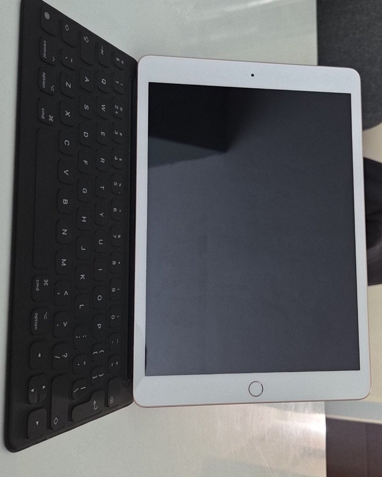 Apple iPad 8e generatie 32GB Wi-Fi rose gold met Smart Keybo, 10 inch, Rose Goud, 32 GB, Apple iPad