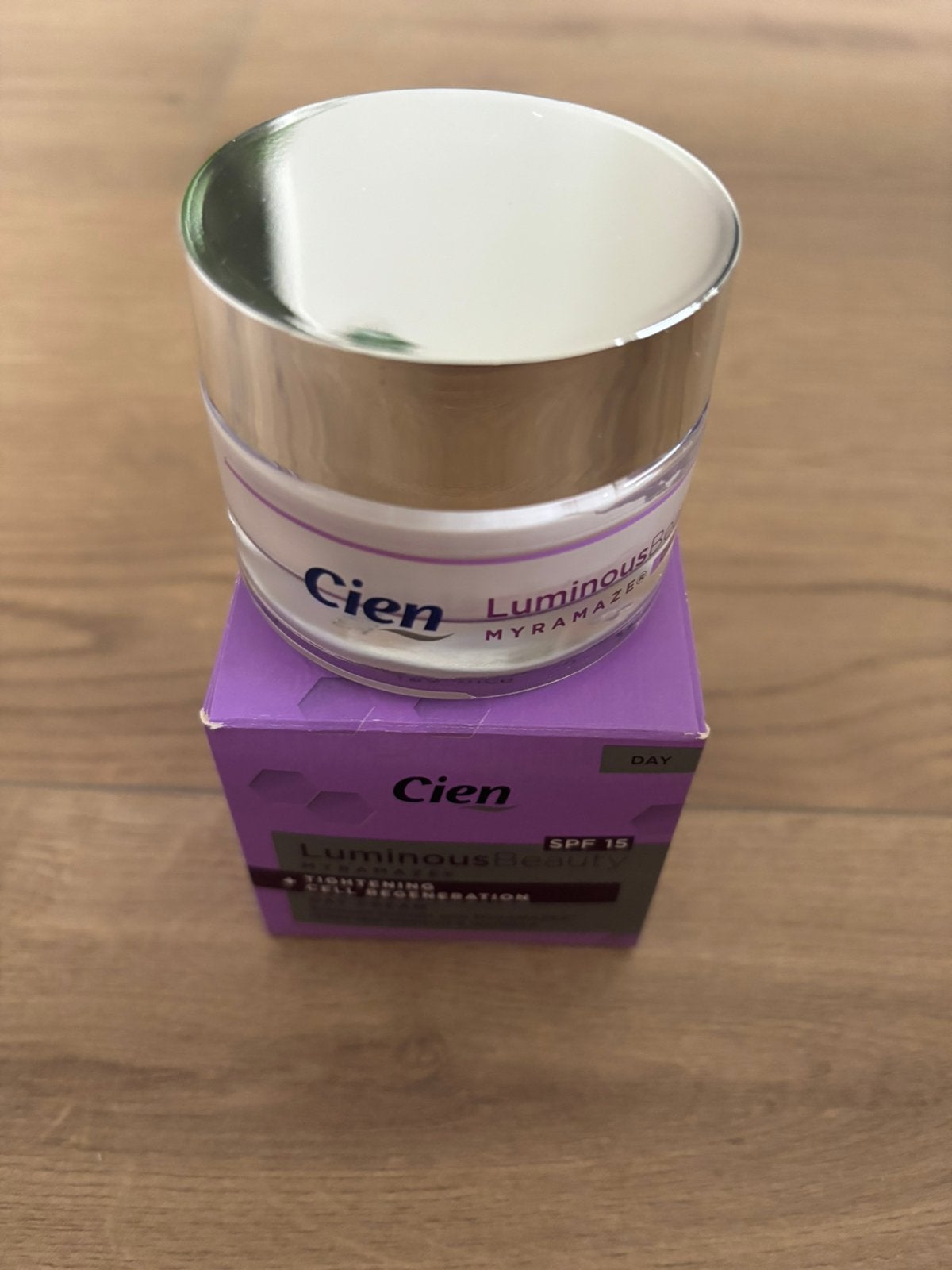 Cien dagcrème. Nieuw., Verzenden, Nieuw, Gehele gezicht, Verzorging