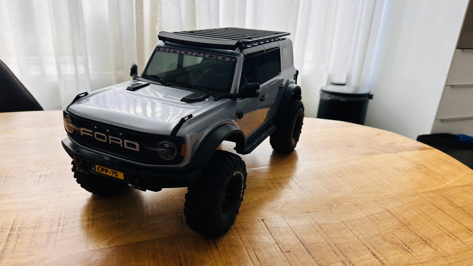 Trx4 Bronco 2021 bom vol en nieuwe body., Hobby en Vrije tijd, Ophalen of Verzenden, Auto offroad
