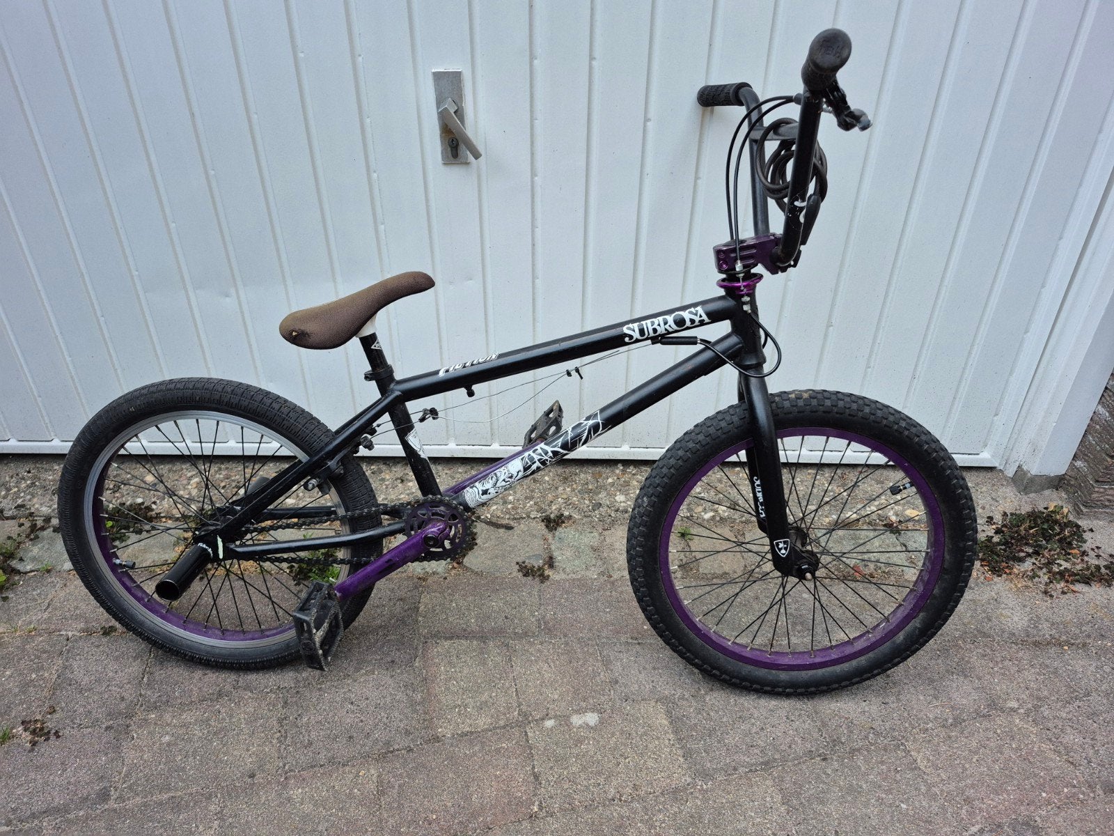 Subrosa Stuntfiets 20 inch - Nieuwe onderdelen!, Gebruikt, Velgrem, 20 tot 24 inch, Voetsteunen
