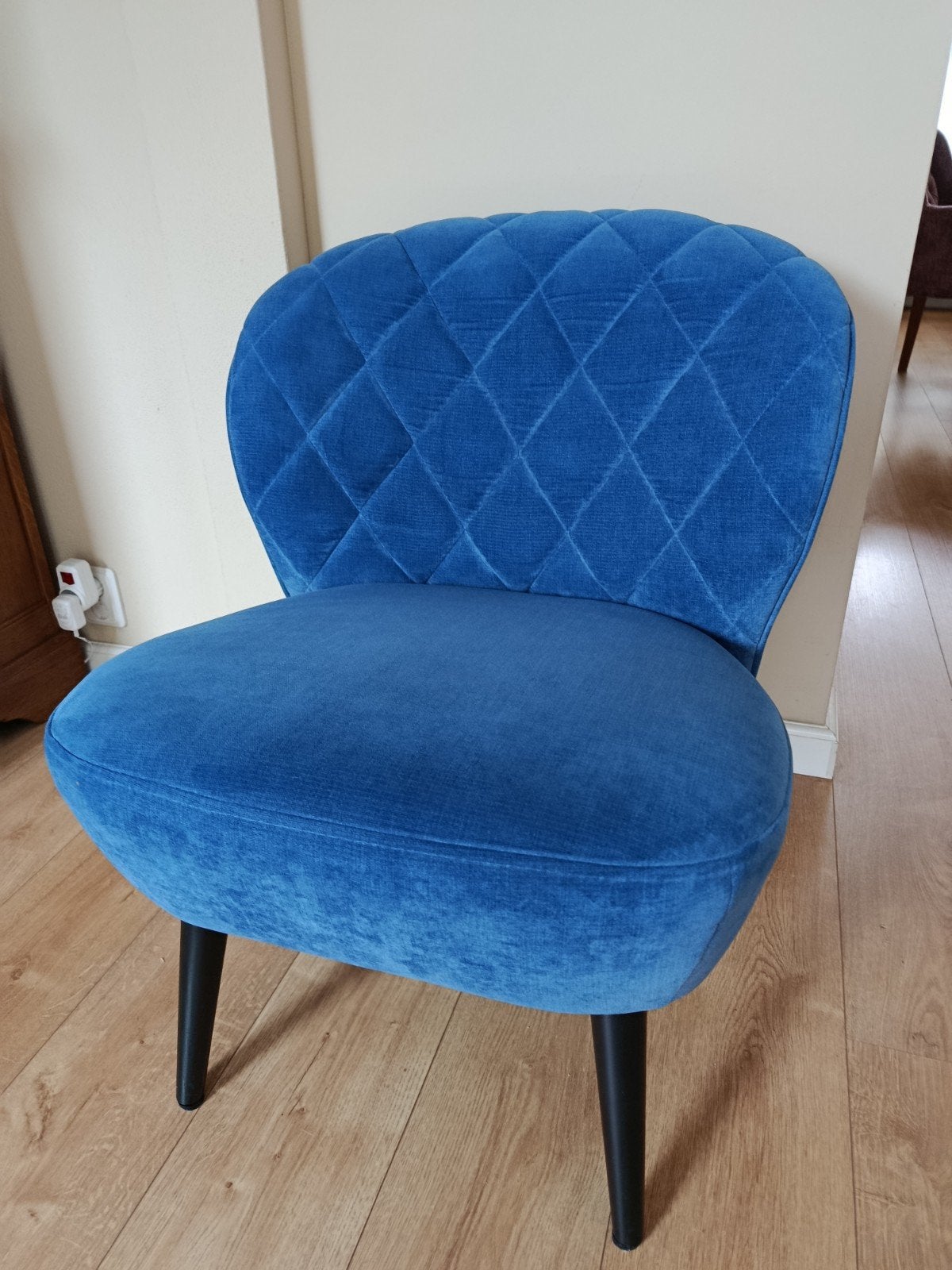 erg mooie fauteuil/cocktailstoel velvet blauw, Huis en Inrichting, Fauteuils, Ophalen, Zo goed als nieuw, 75 tot 100 cm, 50 tot 75 cm