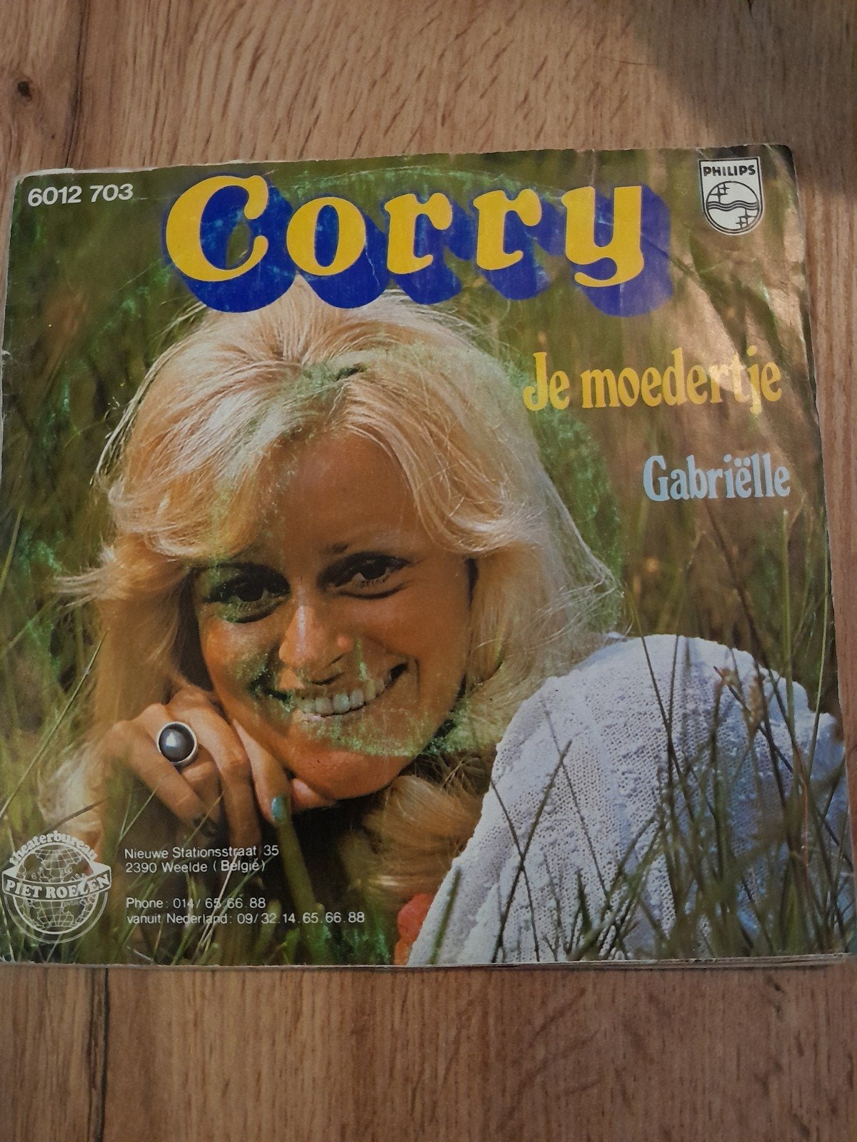 Corry 7 inch je moedertje, 7 inch, Single, Ophalen of Verzenden, Zo goed als nieuw