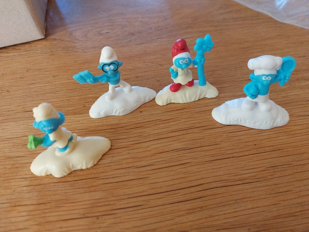 4 smurfen, Verzamelen, Smurfen, Ophalen of Verzenden, Zo goed als nieuw, Verschillende Smurfen, Poppetje, Figuurtje of Knuffel