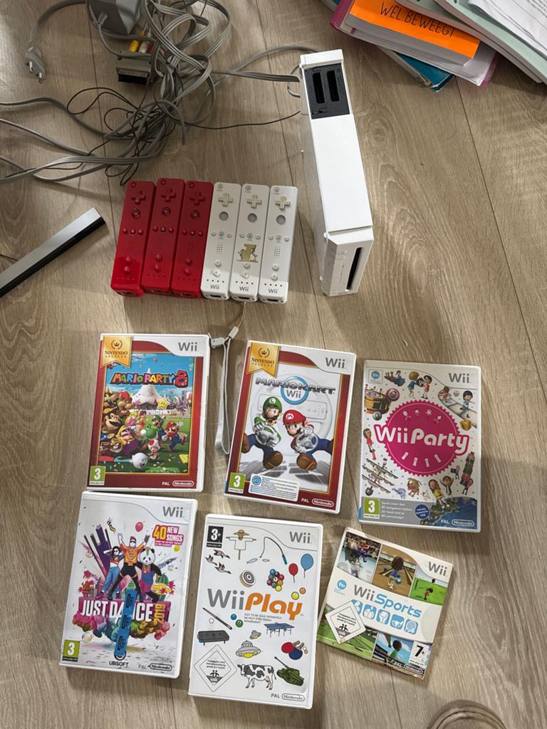 Nintendo Wii Console Bundel met 6 Spellen en Accessoires, Avontuur en Actie, Gebruikt, Eén computer, Ophalen of Verzenden
