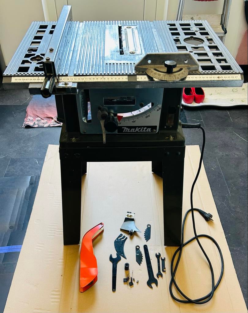 Makita Zaagtafel Model 2708 - Inclusief beschermkap, Ophalen, Gebruikt, Cirkelzaag, 70 mm of meer
