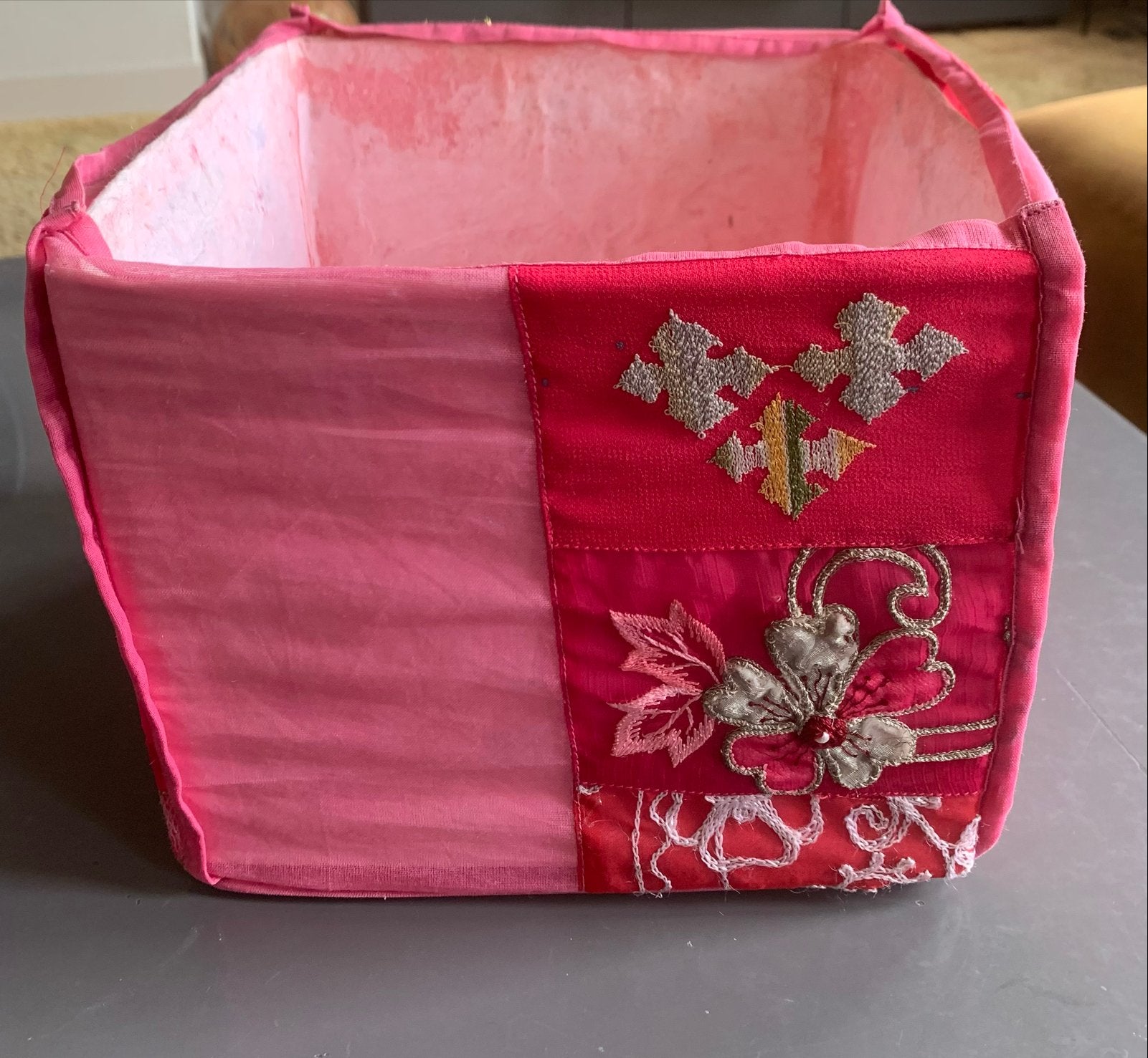 Colorique bakje van sari-stoffen met binnenbakje, Gebruikt, Meerkleurig, Ophalen of Verzenden, Oosters