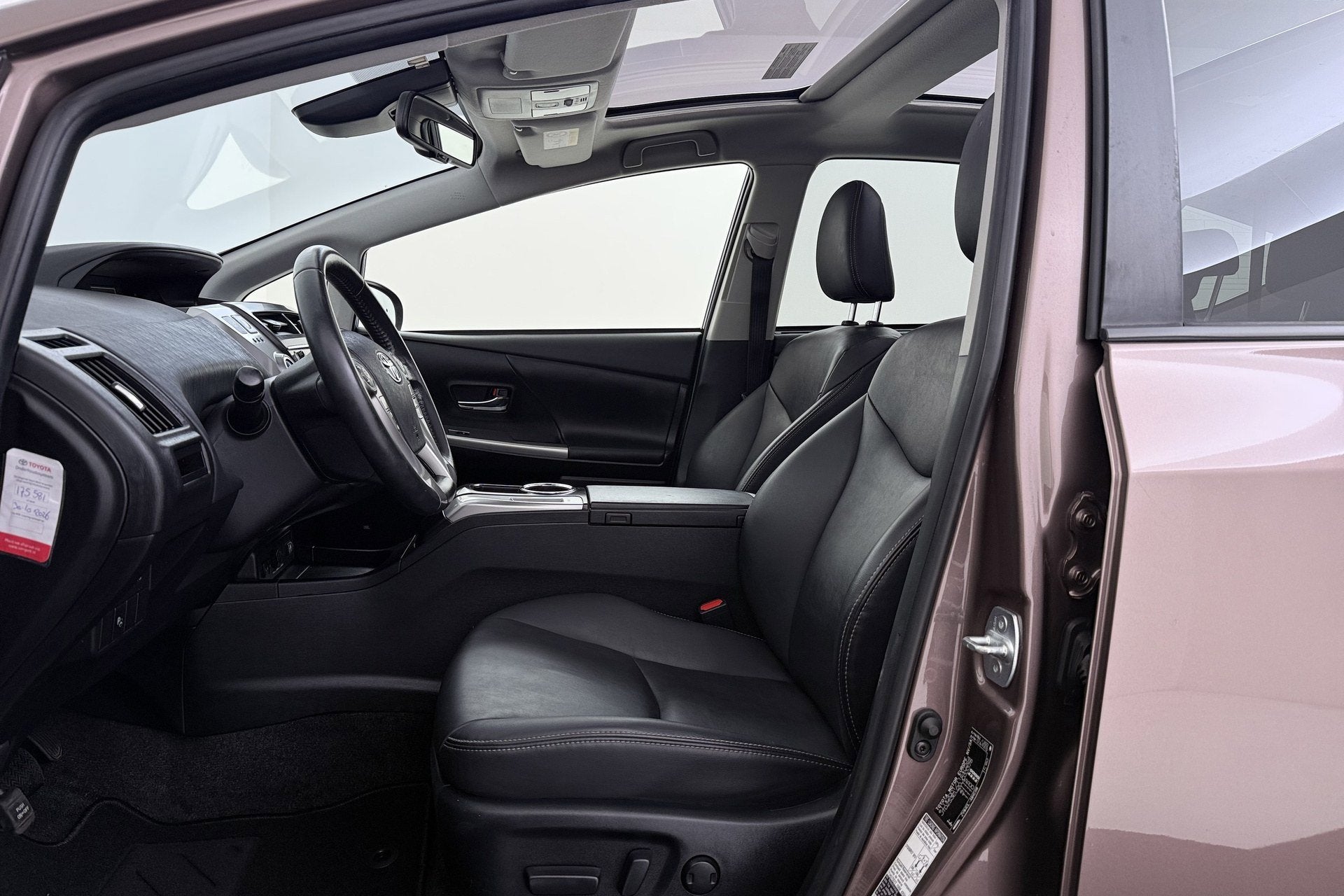 Toyota Prius + 1.8 Executive 7P | Org NL | Trekhaak | Panora, Auto's, 136 pk, Gebruikt, 4 cilinders, Bruin
