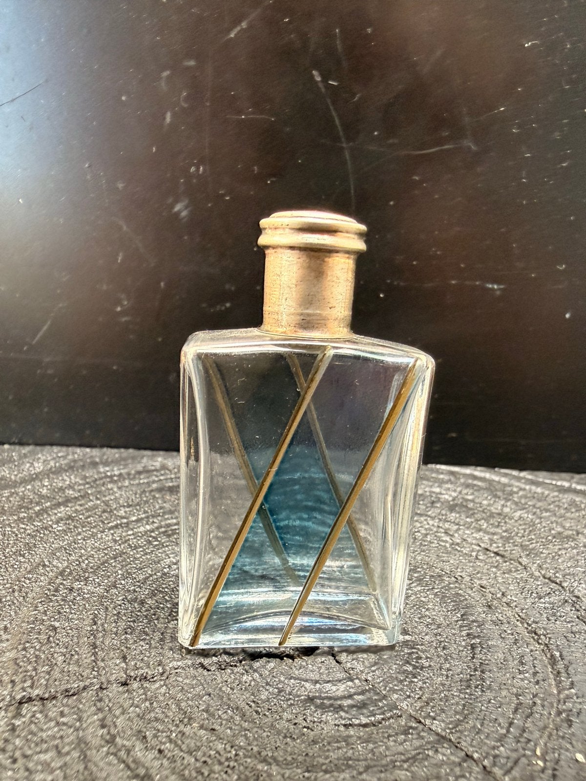 Vintage parfumflesje met blauw glas en zilveren dop, Antiek en Kunst, Verzenden