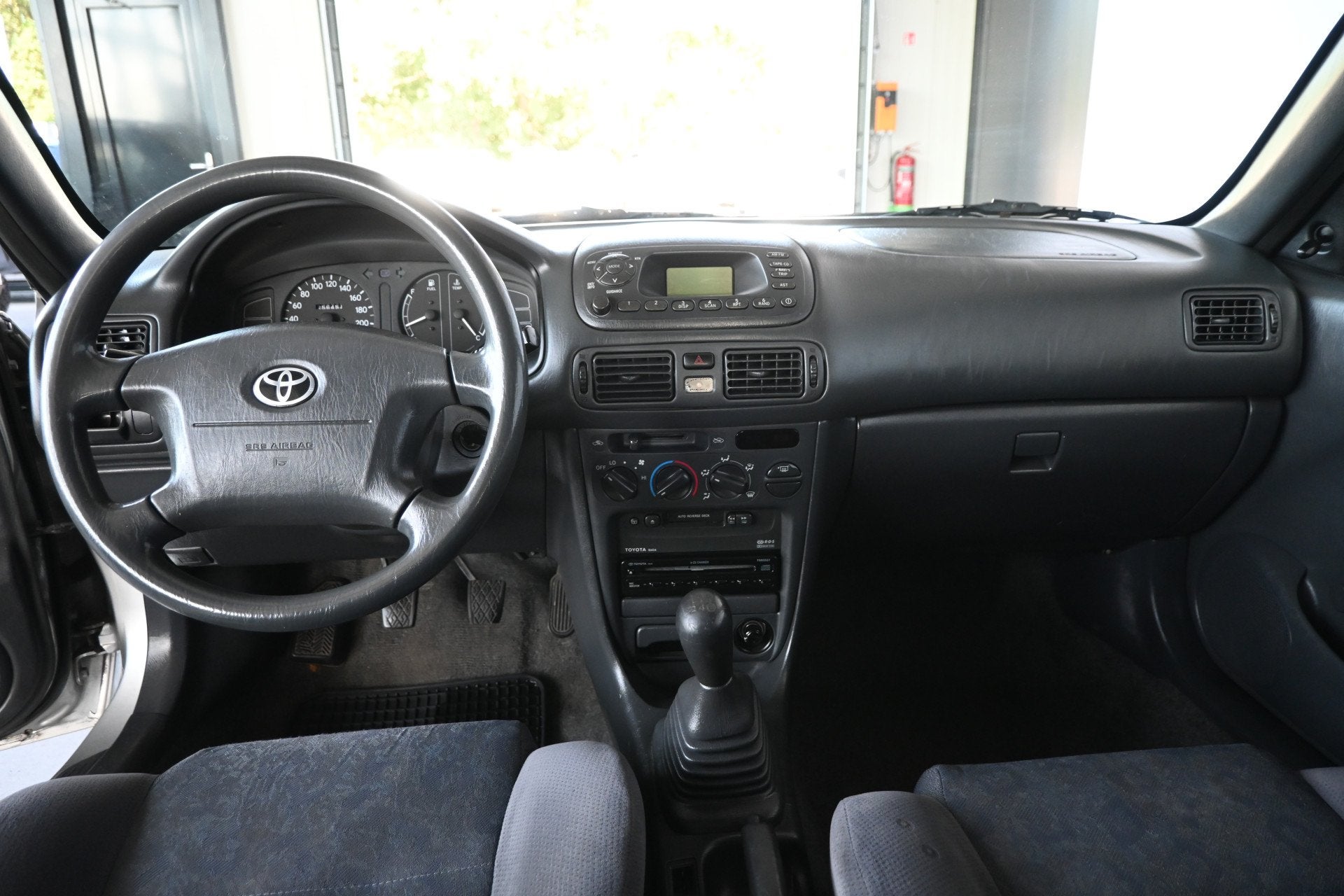 Toyota Corolla 1.4 VVT-i Terra Stuurbekrachtiging! Lichtmeta, Auto's, Voorwielaandrijving, Metallic lak, Origineel Nederlands