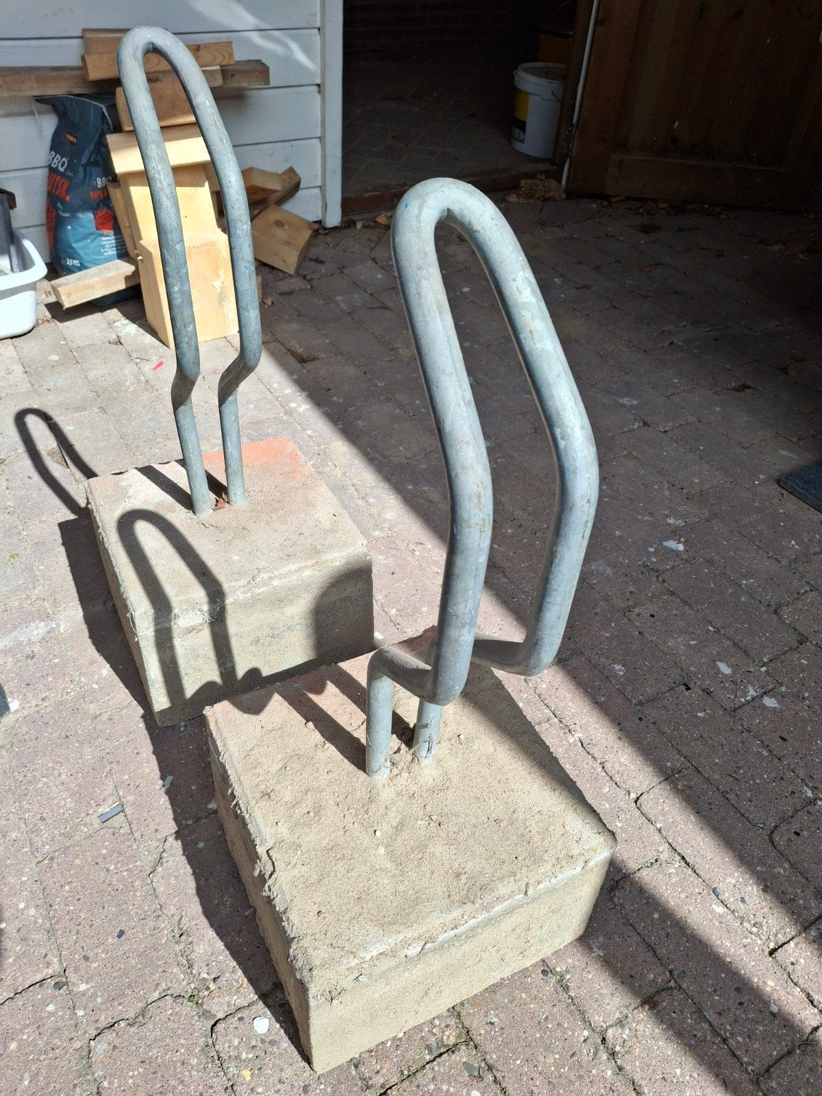 2x Fietsenrek met betonnen voet, Ophalen, Gebruikt